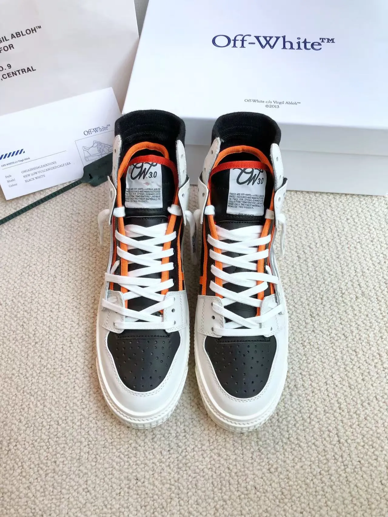 Men's men's shoes P660! 🌈🌈OFF WHITE🌈🌈 ⚡️Couple model⚡️🍓New color🍓 👉Ex-factory price: 130-45 The latest spring model of Gaobang street casual Martin style masterpiece, released the highest quality version on the market 👊 Series original mold opening, original lasting, production technology 1:1 original ➰🔜The best choice for more and more celebrities and Internet celebrities🔸In the classics Changes in the code🔸Innovate in the trend🔸Strive to break away from the shackles of bad street design🔝Although he is not the originator of fashion design, he is definitely a shining dark horse in avant-garde design🐴🆙Do not follow the trend🔅Not universal beauty🔅 Fabric💯First-layer cowhide Lining💯Imported skin-friendly and environmentally friendly polyester mesh Foot pads💯Original molded high-elastic environmentally friendly molding pads Midsole💯Original lasting process Outsole💯Rubber outsole Packaging💯Official website synchronized full set of packaging (brand wrapping paper, brand certificate, brand cloth bag)